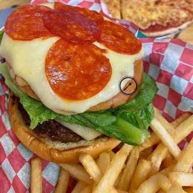 Hamburguesa Pepperoni + Papas