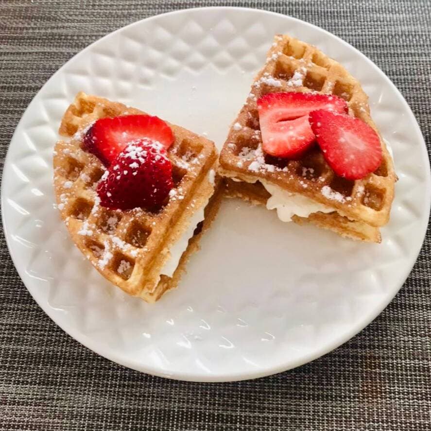 Waffle de Philadelphia con Mermelada de Fresa