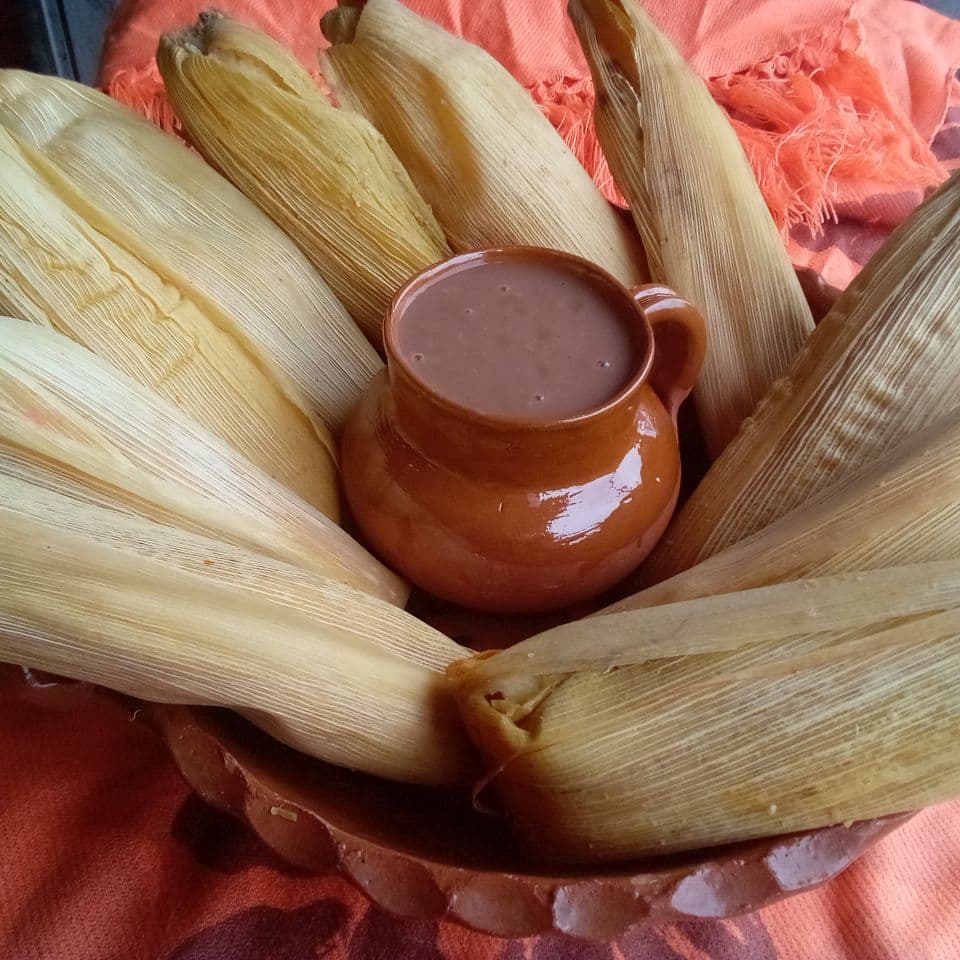 CHAROLA TAMALERA