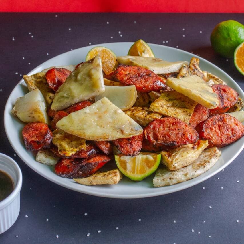 Picada de Pechuga + Chorizo Llanero
