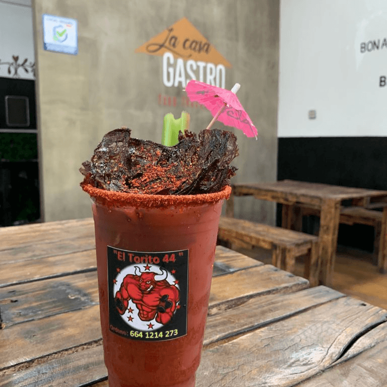 Clamato con Carne Seca
