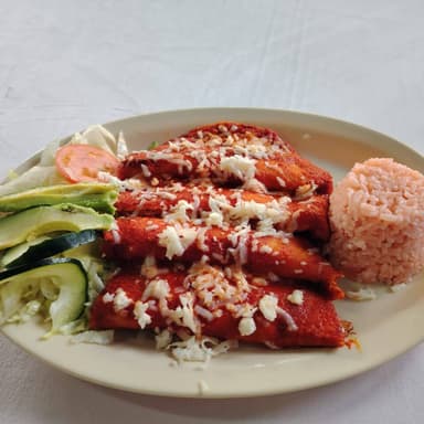 Enchiladas Verdes O Rojas