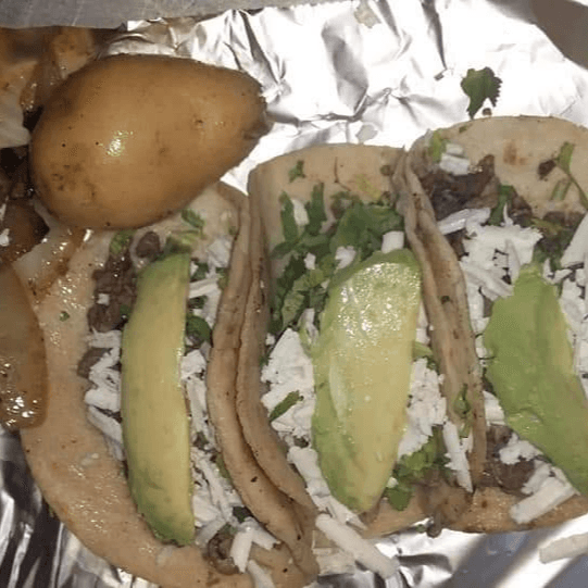 4 tacos de bisteck + frijoles charros