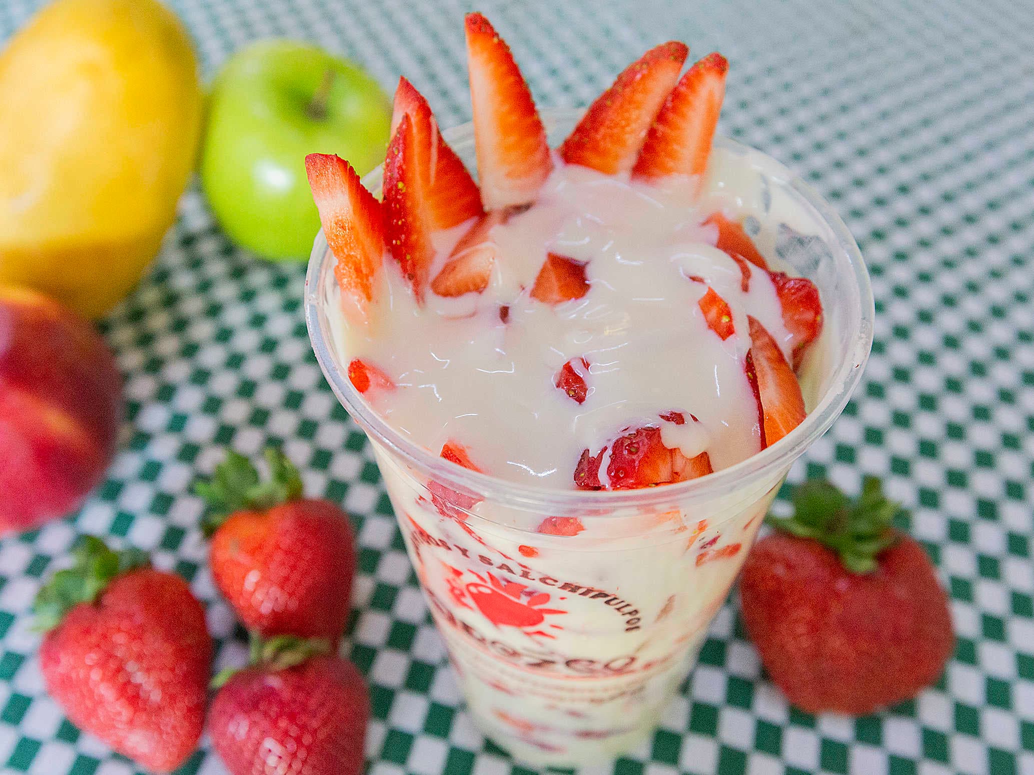 Fresas naturales con crema  grandes