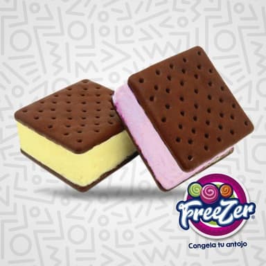 Sándwich de Helado Sabor Fresa