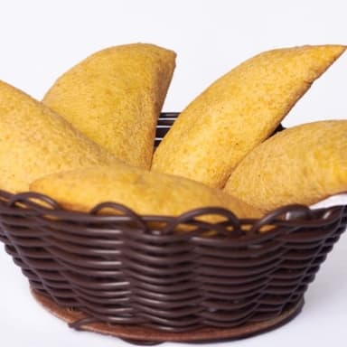 Combo Grande 8 empanadas 2 coca cola 400 ml