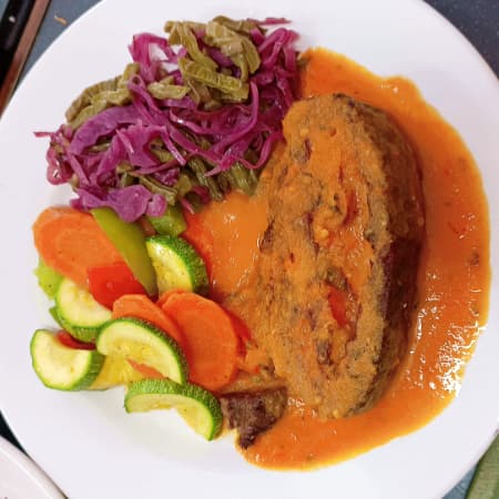 ROLLO DE CARNE CON 2 GUARNICIONES
