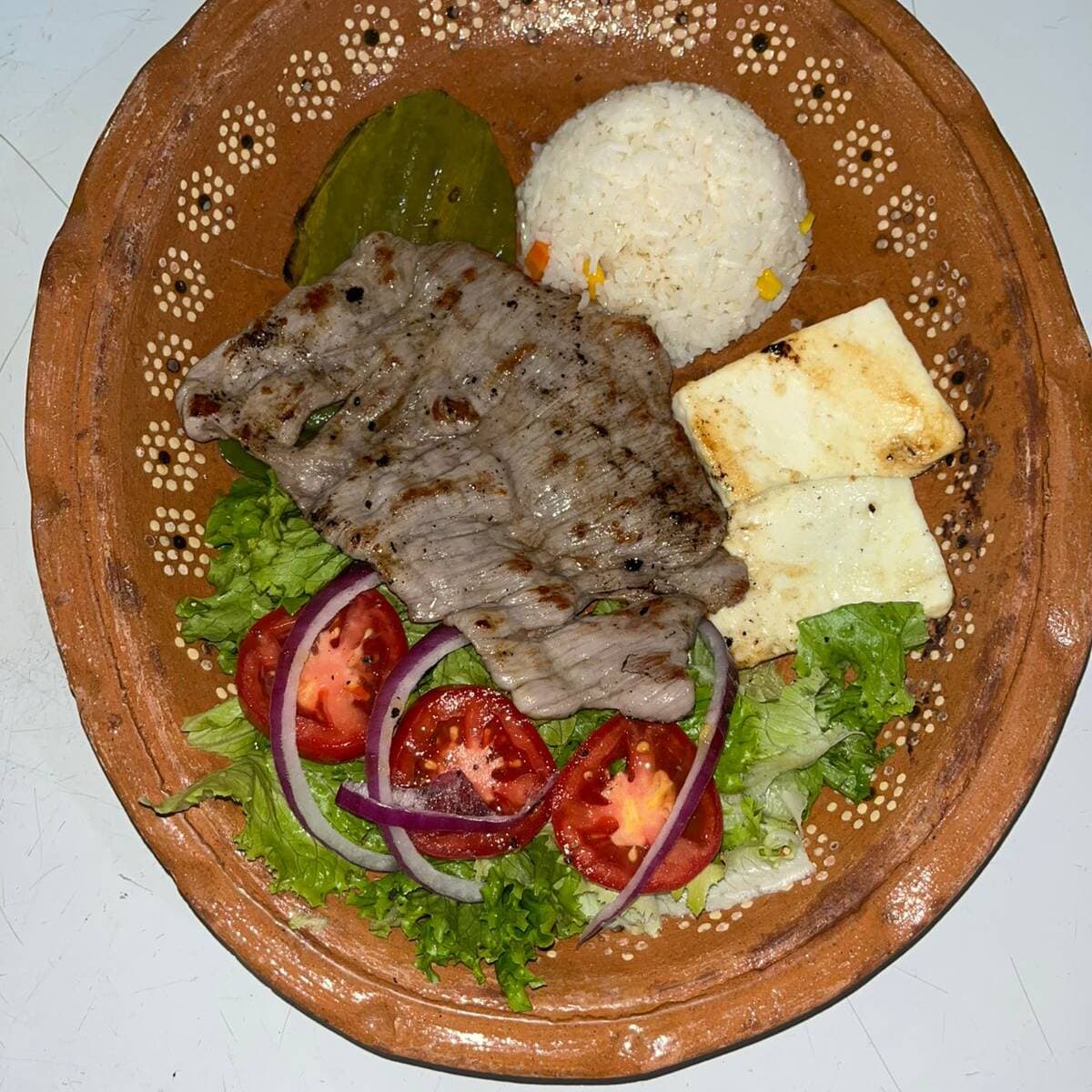 Bistec de Pollo, Res o Cerdo Asado