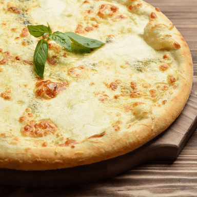 PIZZA 4 QUESOS A LA LEÑA