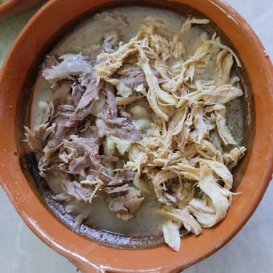 Pozole Blanco Mixto c/botana