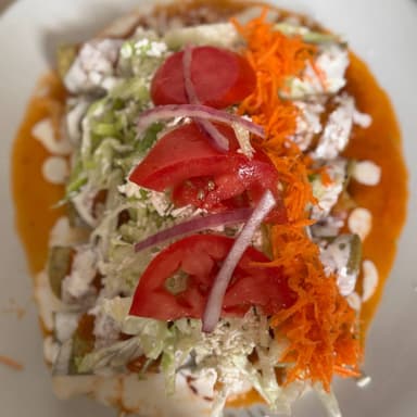 Tacos Dorados de Pollo