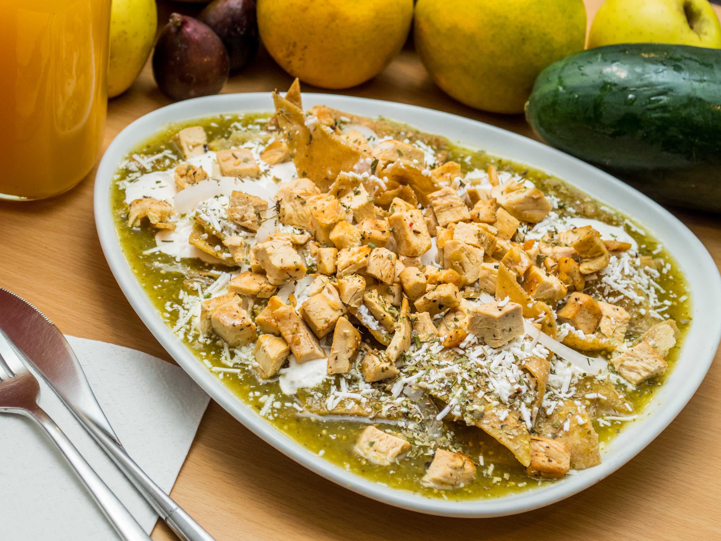 Chilaquiles Verdes con Pollo