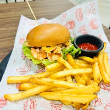 AQUAMAN (hamburguesa de camarones)
