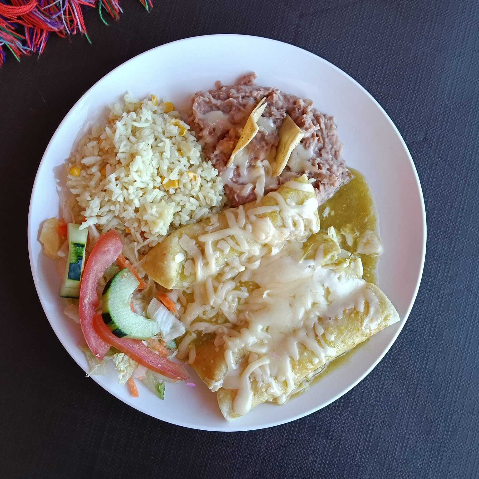 4 Enchiladas Verdes de pollo