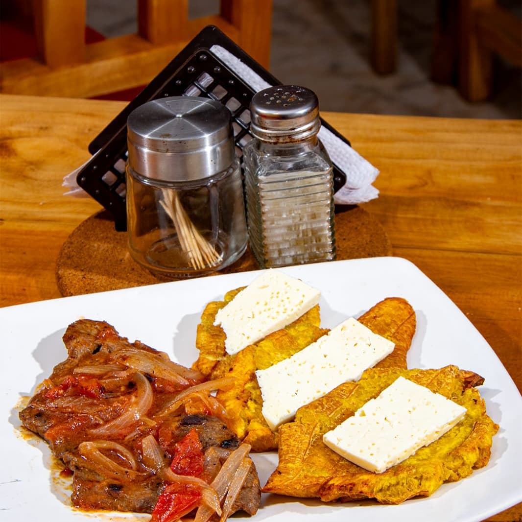 Cerdo en Bistec + Patacon