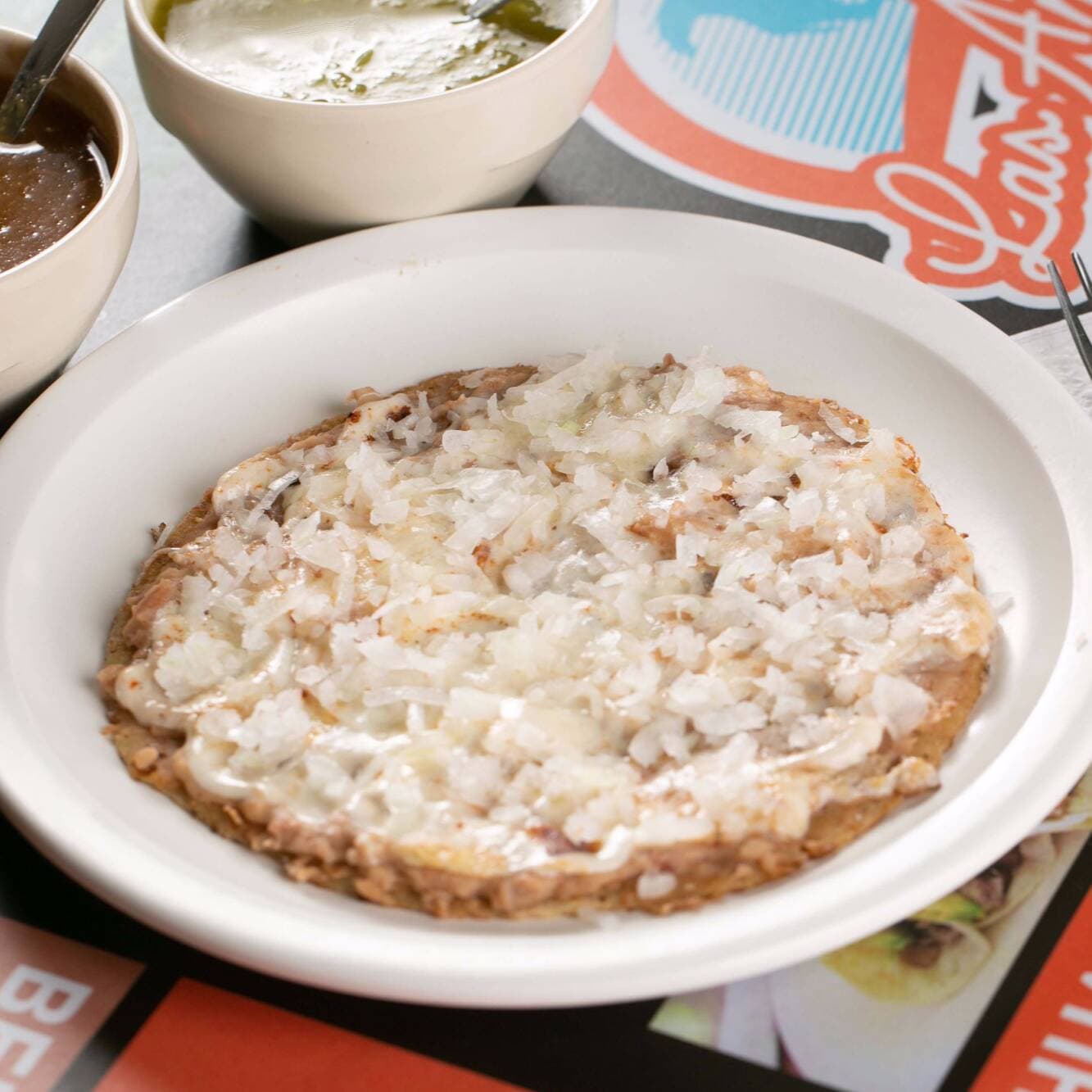 Sope Sencillo de Queso Oaxaca