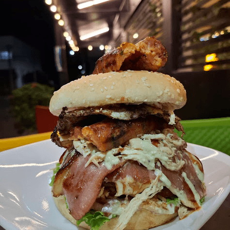 Hamburguesa Gigante al Carbón