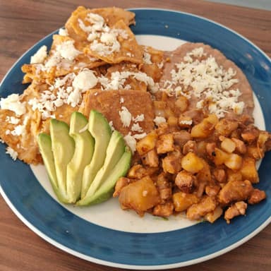 Chilakiris Con Guisado Verde