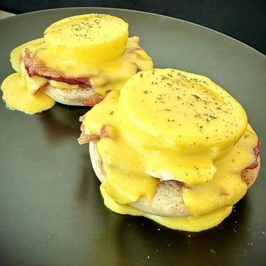 Huevos Benedictinos