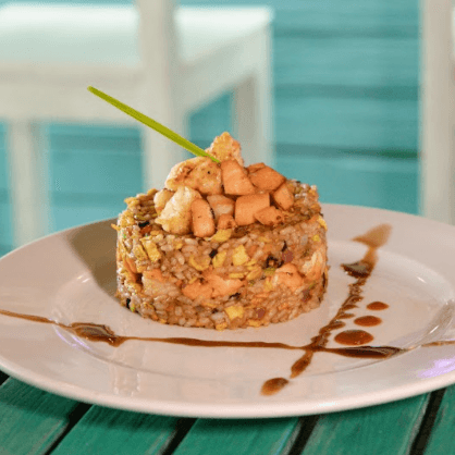Yakimeshi de Salmón y Camarón