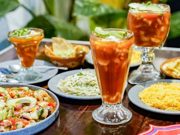 Sabores de México Comida tradicional y Mariscos