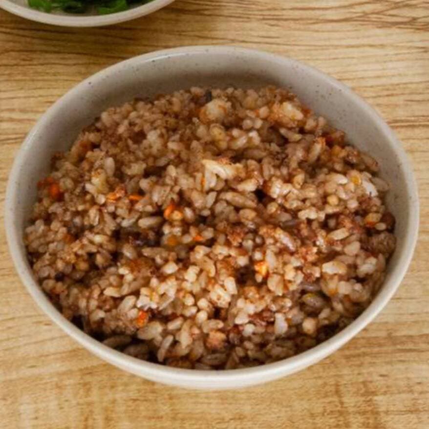 Yakimeshi con carne