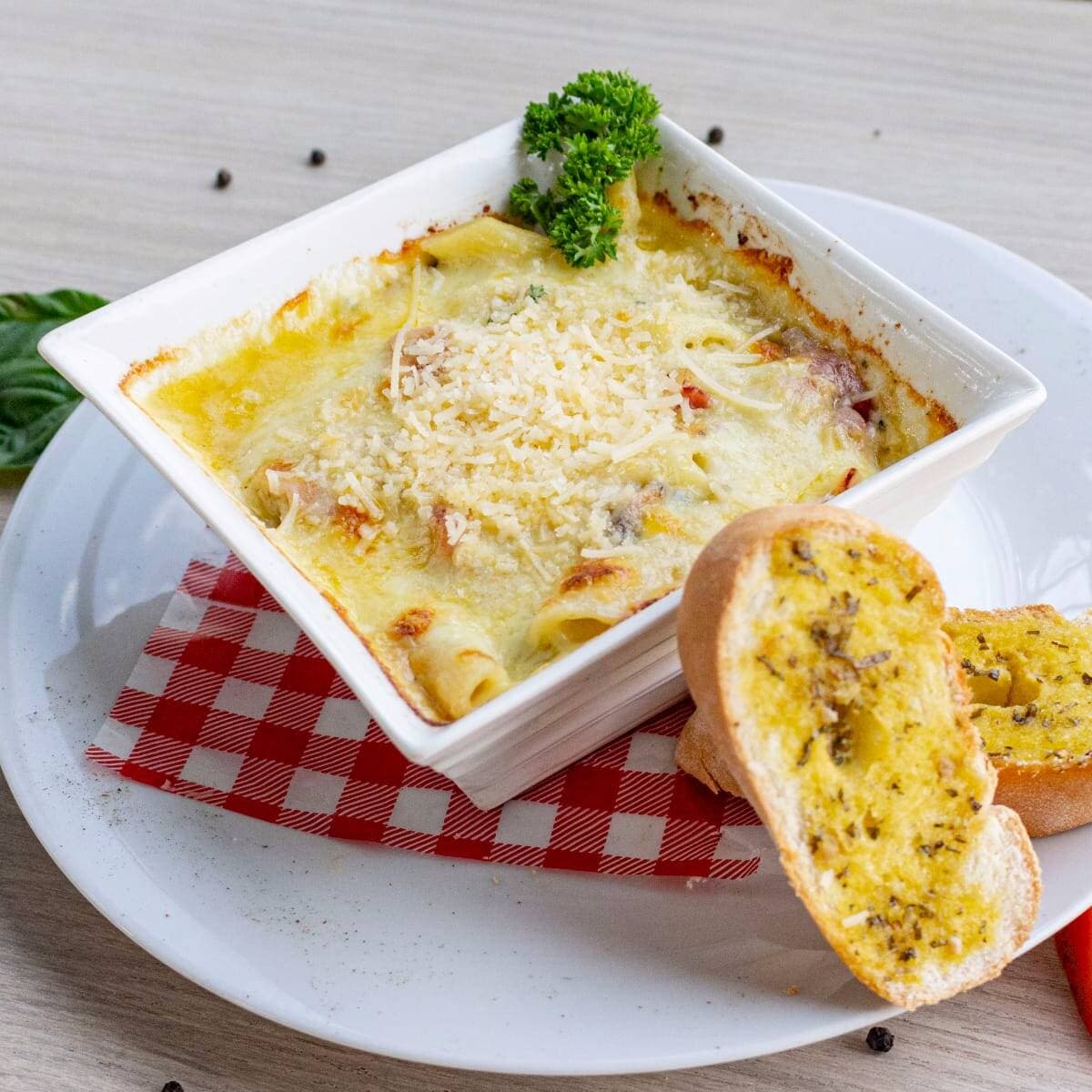 Pasta Gratinada con Pollo