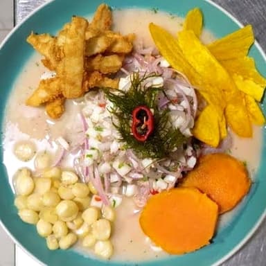 Ceviche de Pota con Chicharrón