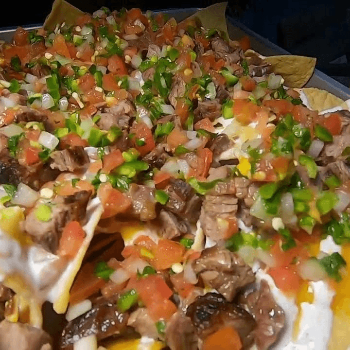 TOTOPITOS CON CARNE ASADA