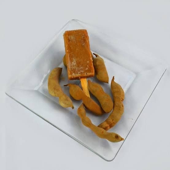 Paleta de agua de tamarindo.