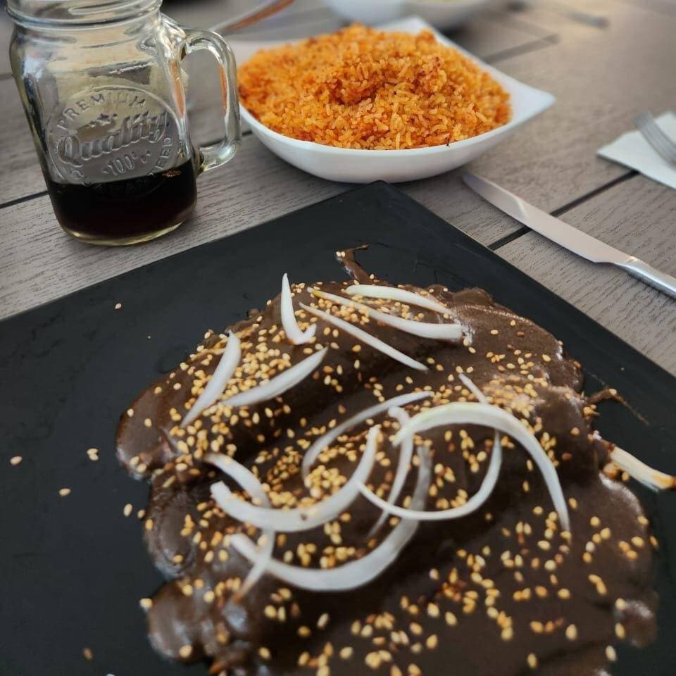 1/2 K MOLE POBLANO ALMENDRADO