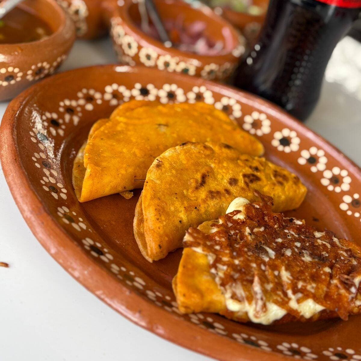 Taco Dorado con Queso