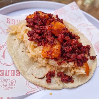 Taco Grande de Chorizo con Papas y Arroz