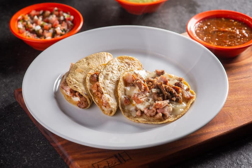 Chuc Tacos Nais