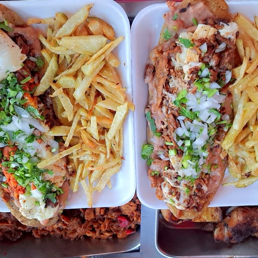 Huarache de arrachera  con papas fritas