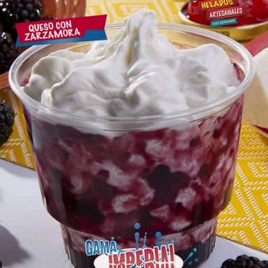HELADO QUESO CON ZARZAMORA