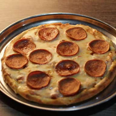 Pizza Jamón Salami 20cm 4 Porciones