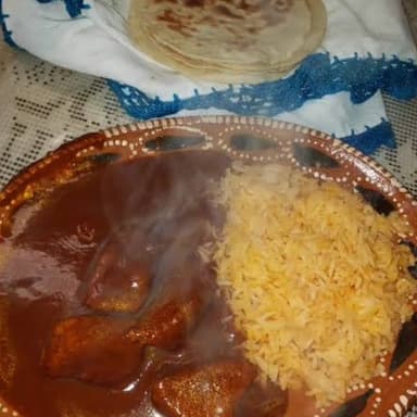 POLLO CON MOLE