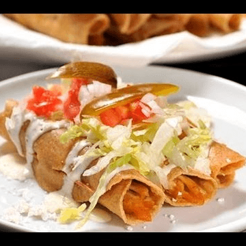 Tacos dorados de Pollo
