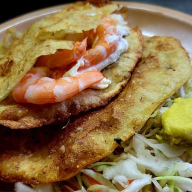 Empanada de Camarón con Queso (3 Pzs)