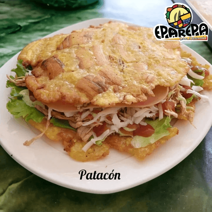 Patacón de Pollo