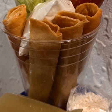 FLAUTAS EN VASO