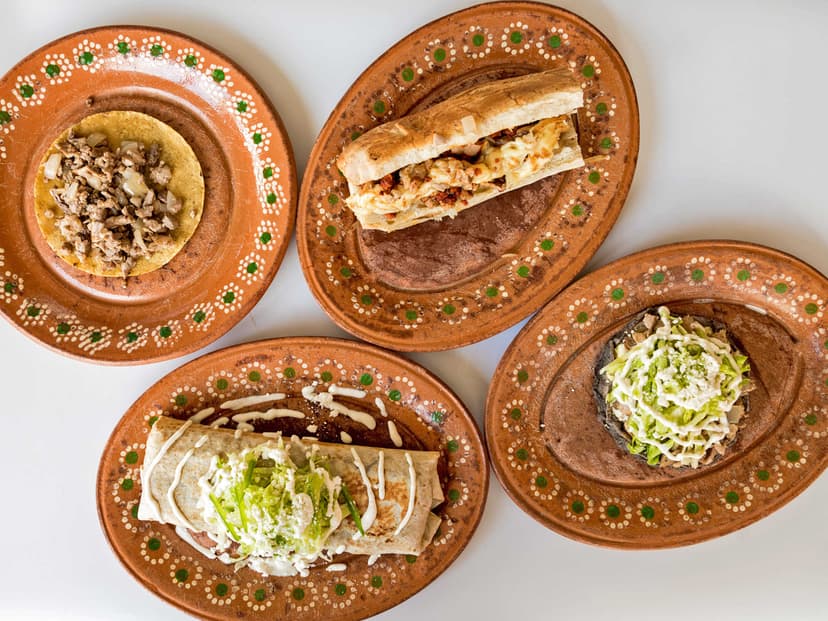 El Papagayo Taquitos, Quesadillas y más