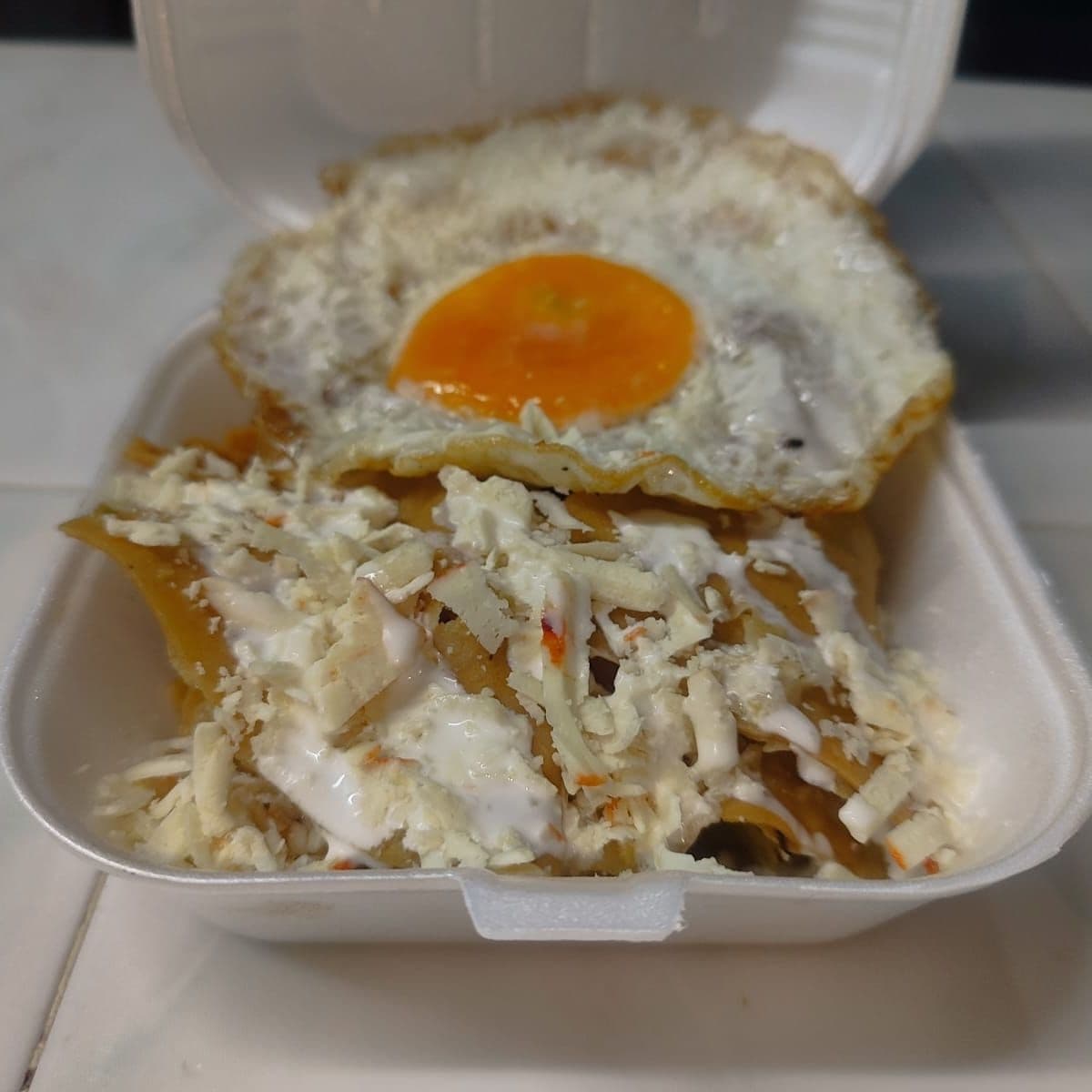 Chilaquiles Verdes con Huevo CH