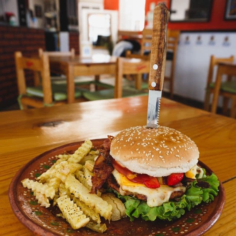 Hamburguesa Tocinera Con Papas