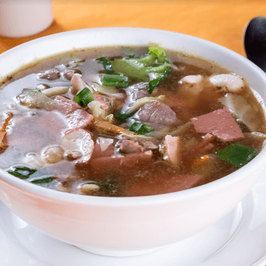Sopa de Carne de Res con Verduras