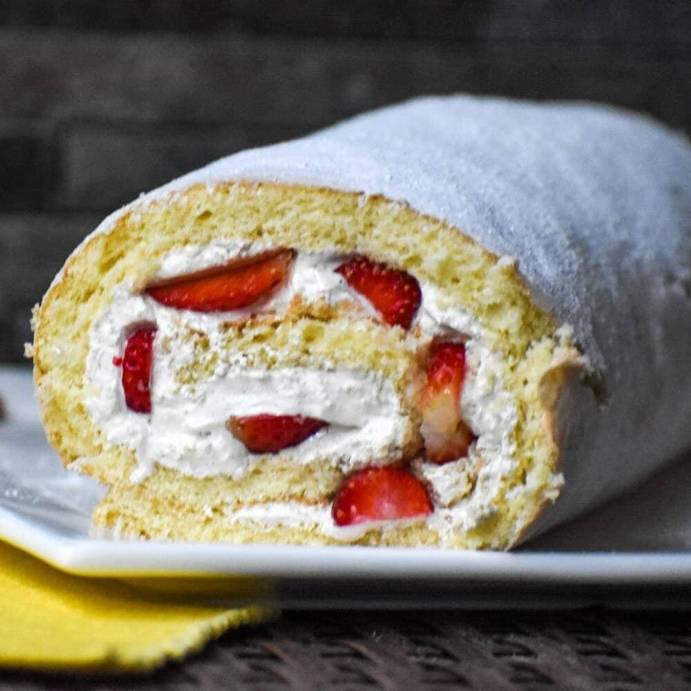 Pionono Fresa y Merengue Entero 33 cm