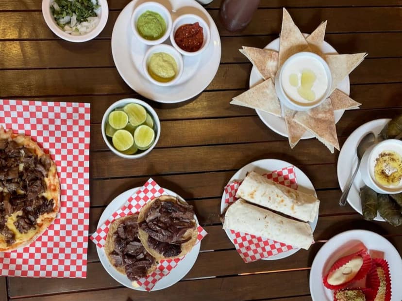Lebanon Tacos Árabes y Sirloin