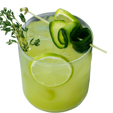 Bebida pepino con limón
