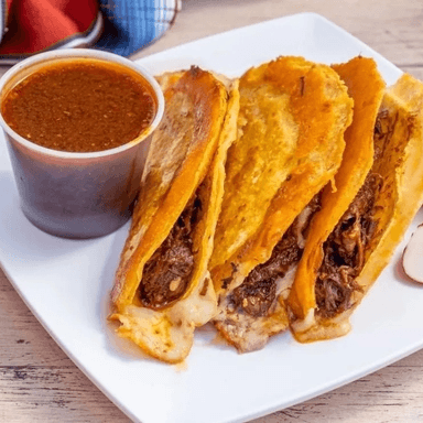 Combo 1* 5 tacos de Barbacoa + 1 Refresco